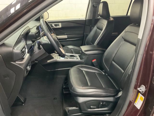 Certified 2023 Ford Explorer XLT w/ Equipment Group 202A image 8