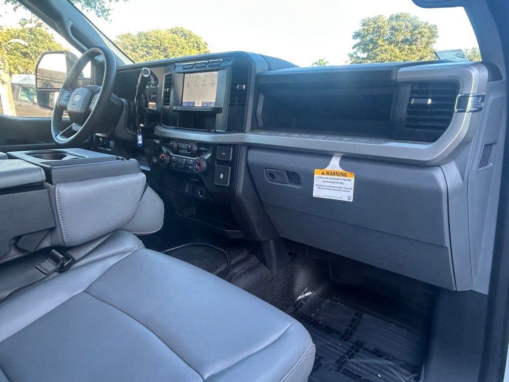 Certified 2023 Ford F550 XL w/ XL Chrome Package image 22