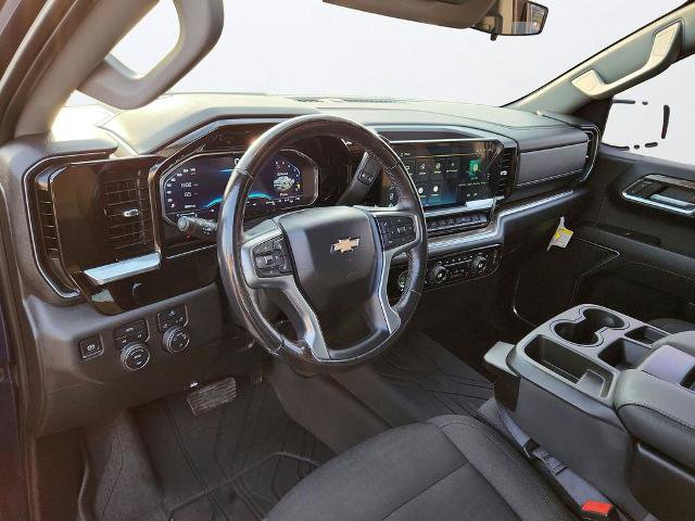 Used 2022 Chevrolet Silverado 1500 LT AWD/4WD image 9
