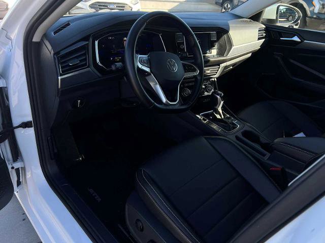 Used 2023 Volkswagen Jetta SE image 12