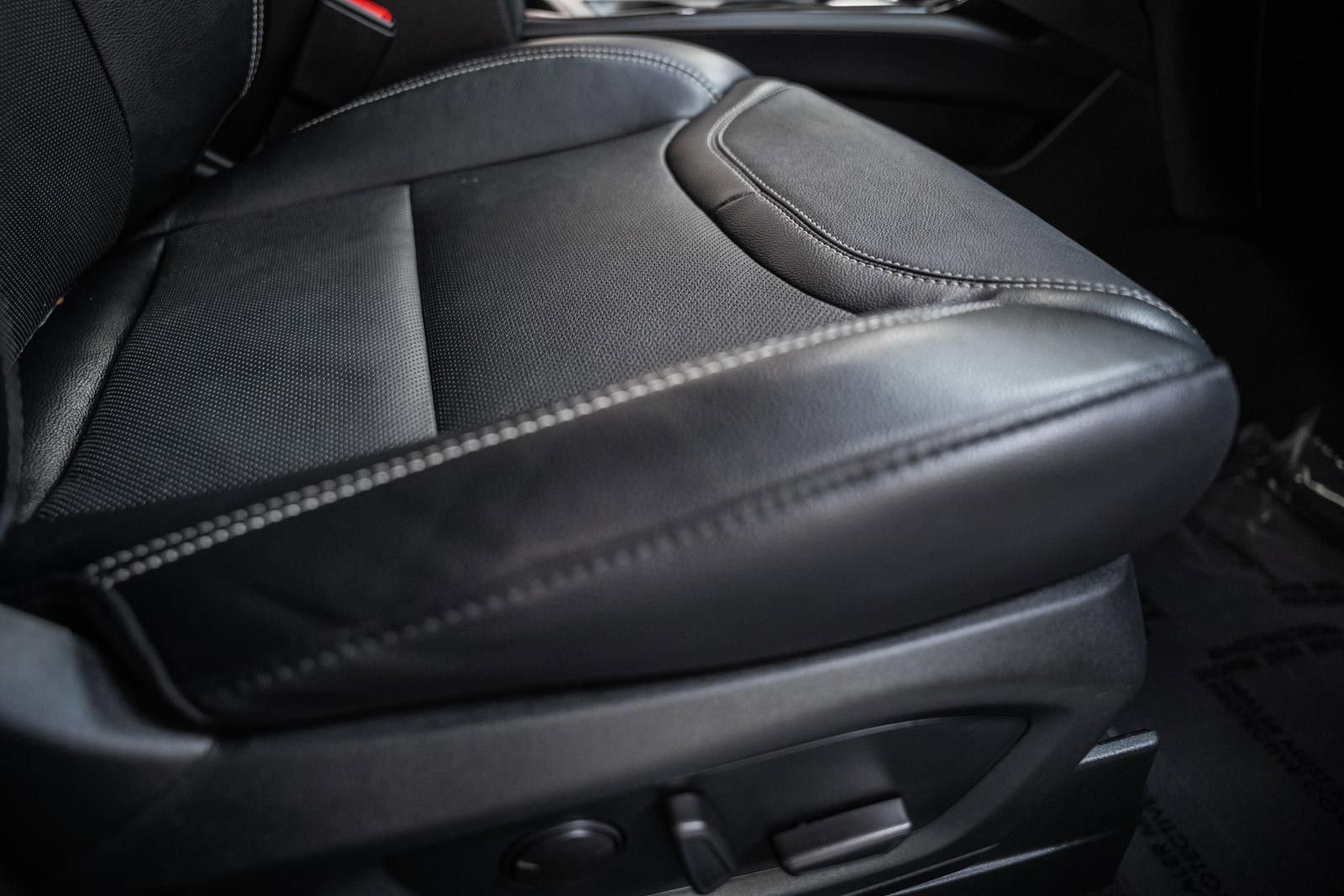 Certified 2024 Ford Explorer ST w/ Equipment Group 401A image 41