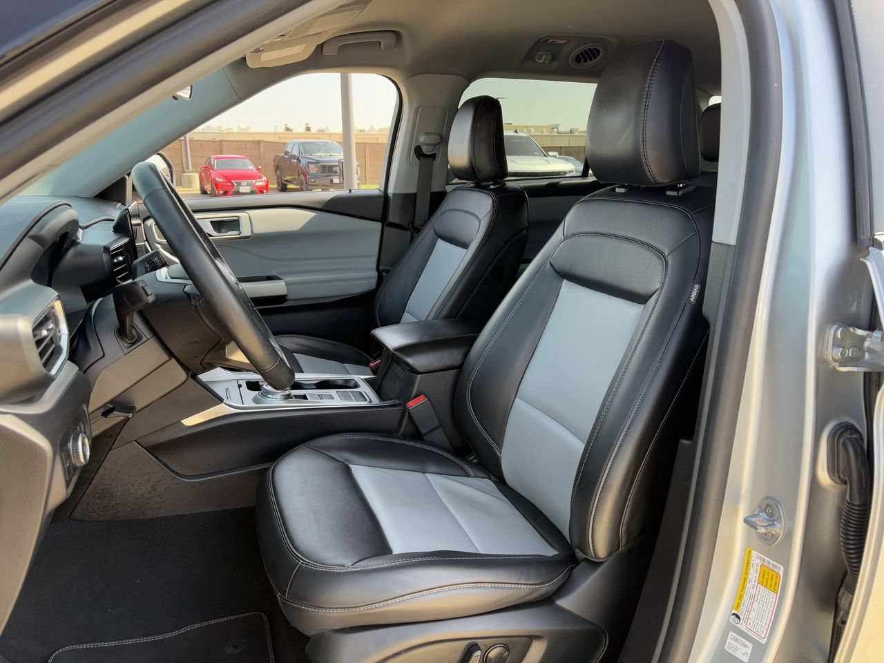 Certified 2023 Ford Explorer XLT w/ Equipment Group 202A RWD image 25