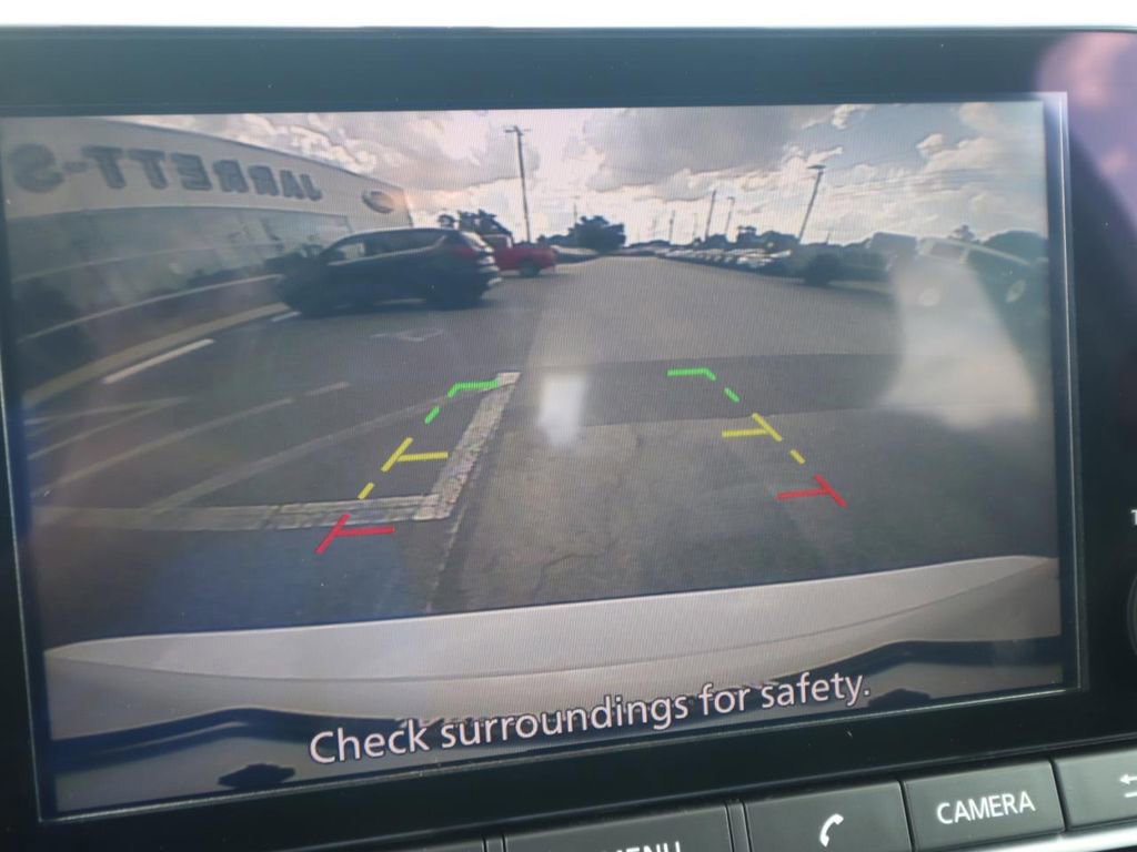 Used 2024 Nissan Rogue SV AWD/4WD image 9