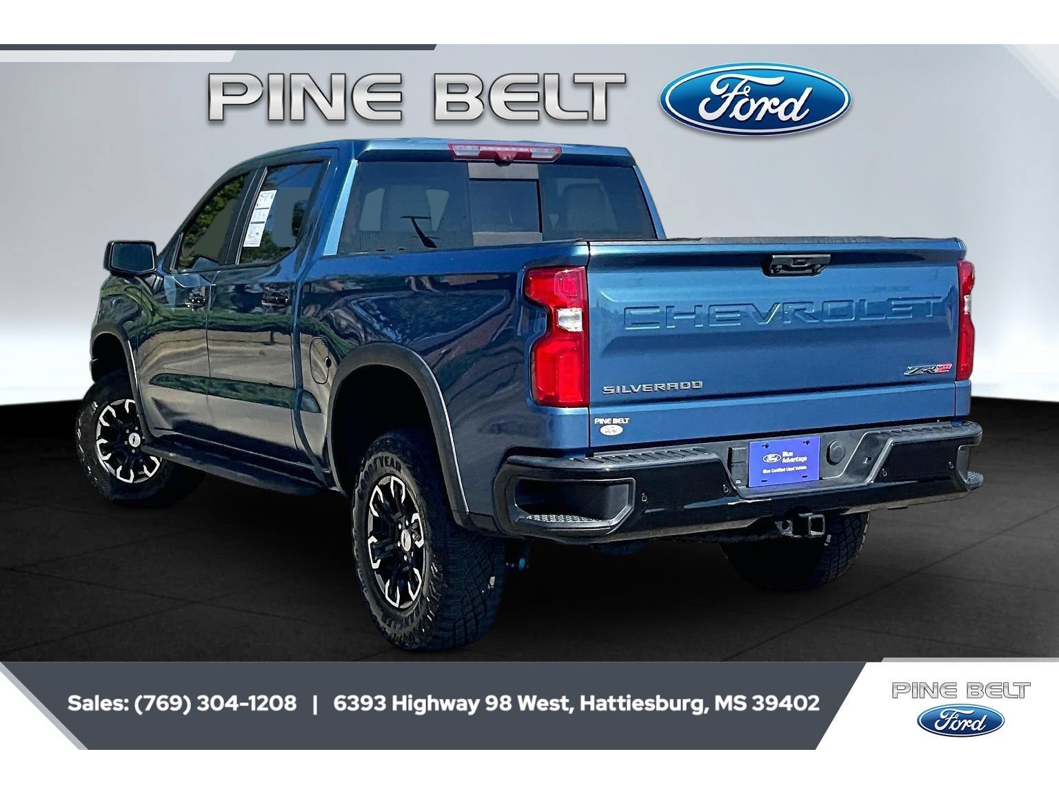 Used 2024 Chevrolet Silverado 1500 ZR2 w/ Technology Package AWD/4WD image 2