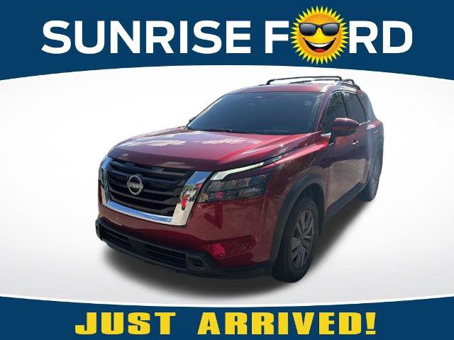 Used 2024 Nissan Pathfinder SV w/ SV Premium Package