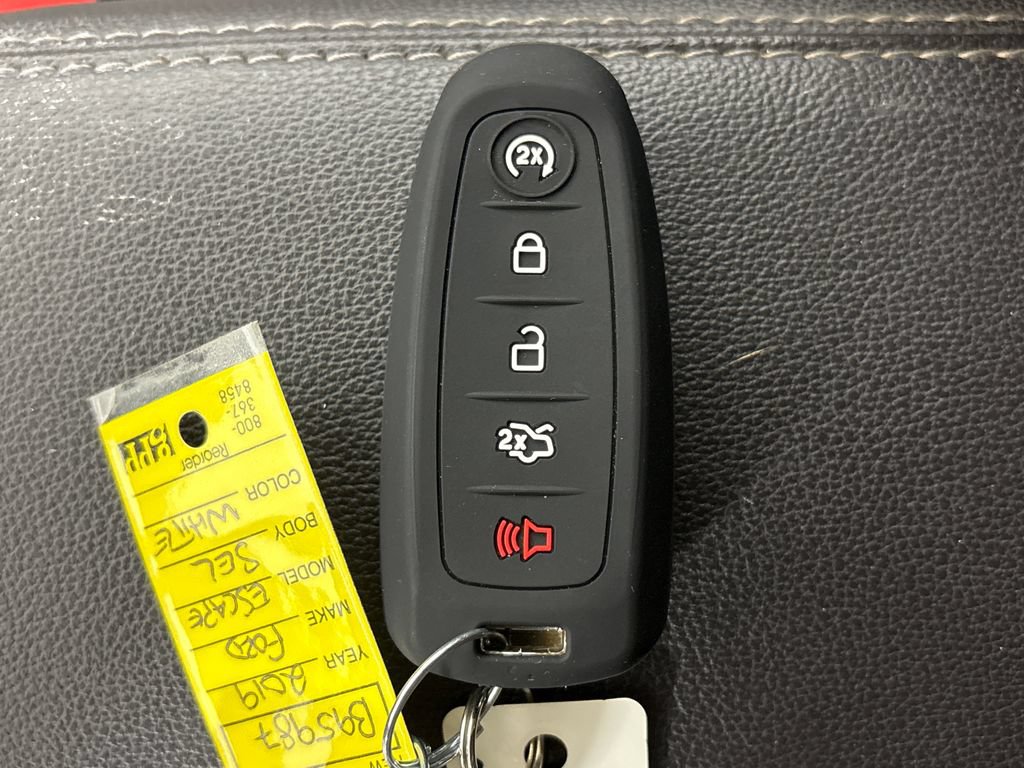 Certified 2019 Ford Escape SEL FWD image 32