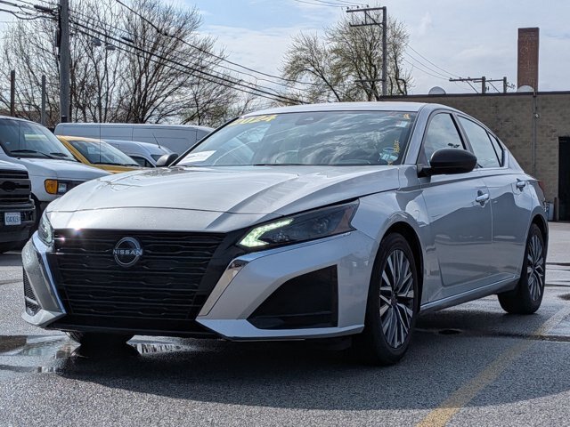 Used 2024 Nissan Altima 2.5 SV FWD image 8