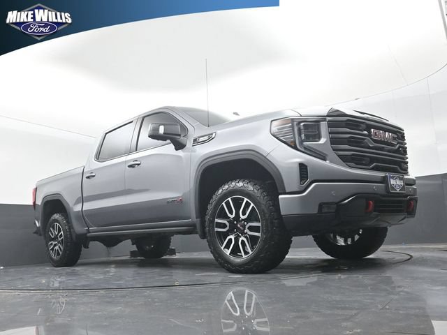 Used 2025 GMC Sierra 1500 AT4 w/ AT4 Premium Package AWD/4WD image 17