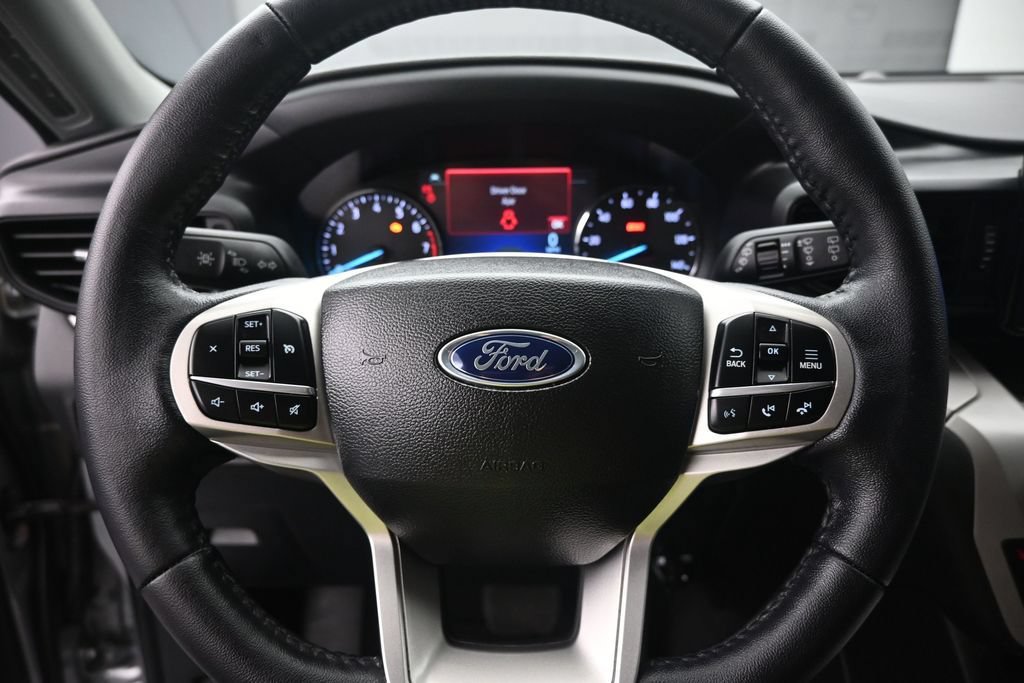 Certified 2023 Ford Explorer XLT RWD image 21