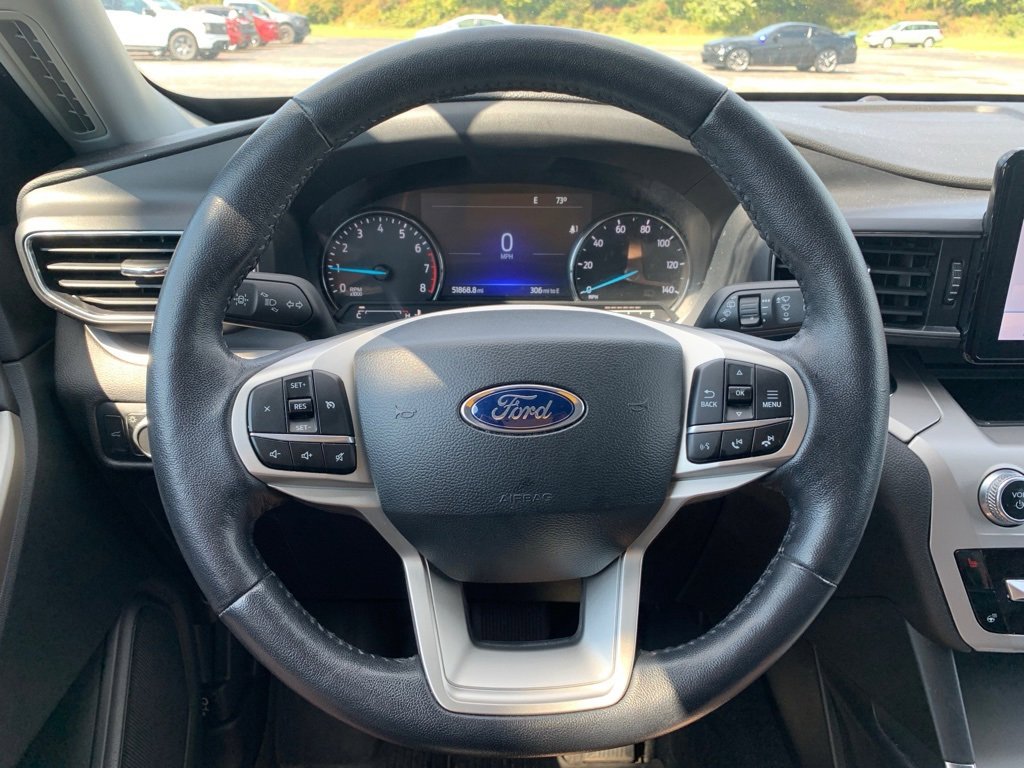 Certified 2022 Ford Explorer XLT w/ Equipment Group 202A image 4