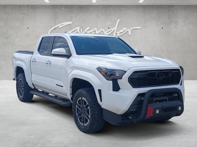 Used 2025 Toyota Tacoma TRD Sport AWD/4WD image 2