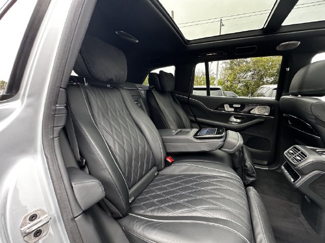 Used 2024 Mercedes-Benz Maybach GLS 600 4MATIC image 40