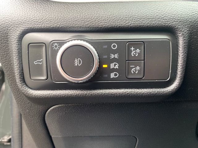 Certified 2022 Ford Explorer XLT w/ Equipment Group 202A image 19