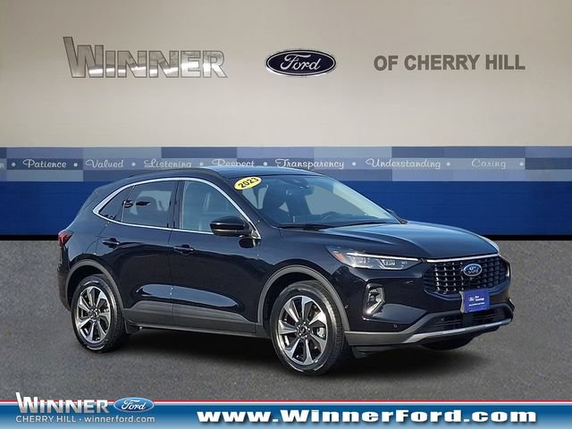 Certified 2023 Ford Escape Platinum w/ Premium Technology Package AWD/4WD image 1