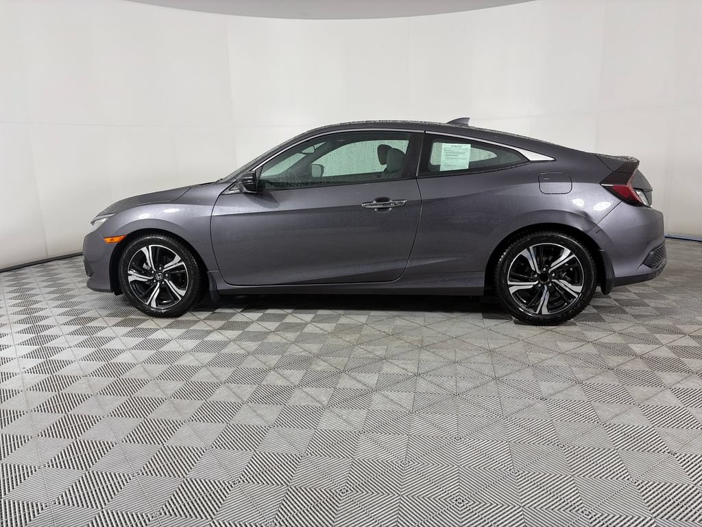 Used 2017 Honda Civic Touring image 4