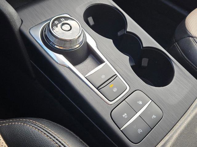 Certified 2022 Ford Escape Titanium w/ Titanium Elite Package image 26