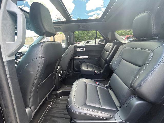 Certified 2023 Ford Explorer Limited w/ Limited Technology Package AWD/4WD image 12
