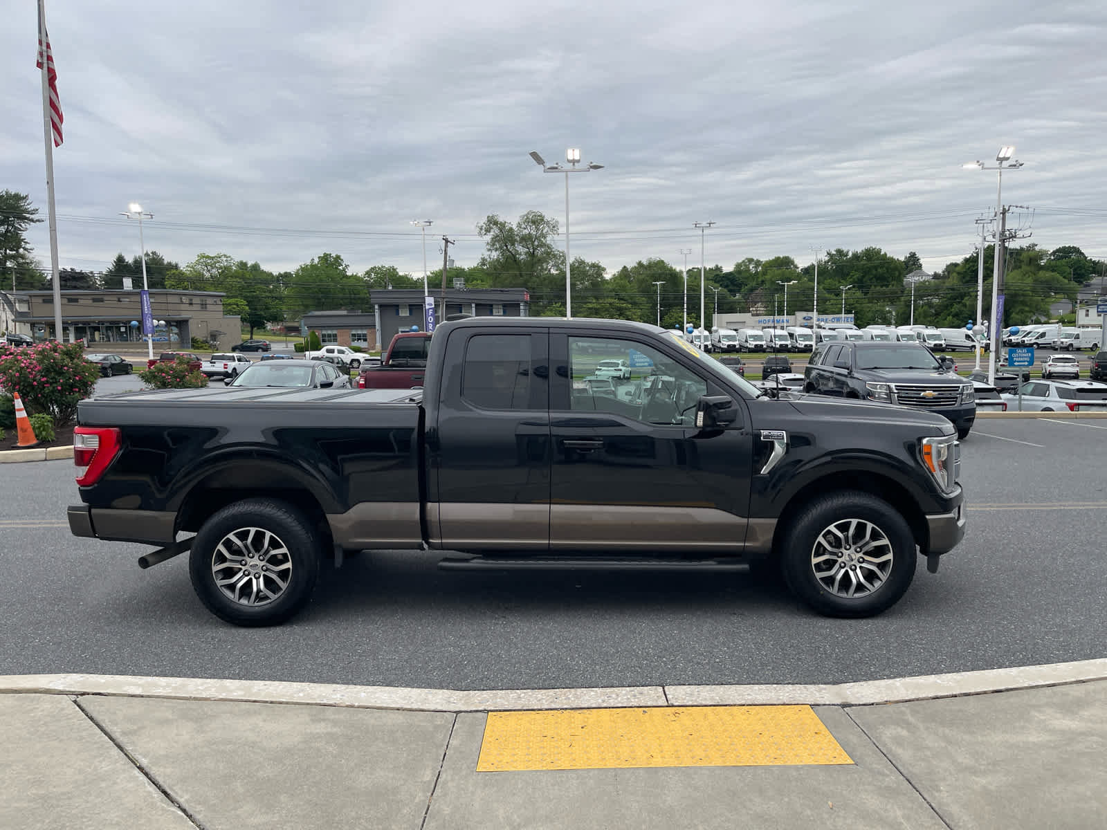Certified 2022 Ford F150 Lariat w/ Equipment Group 501A Mid AWD/4WD image 7
