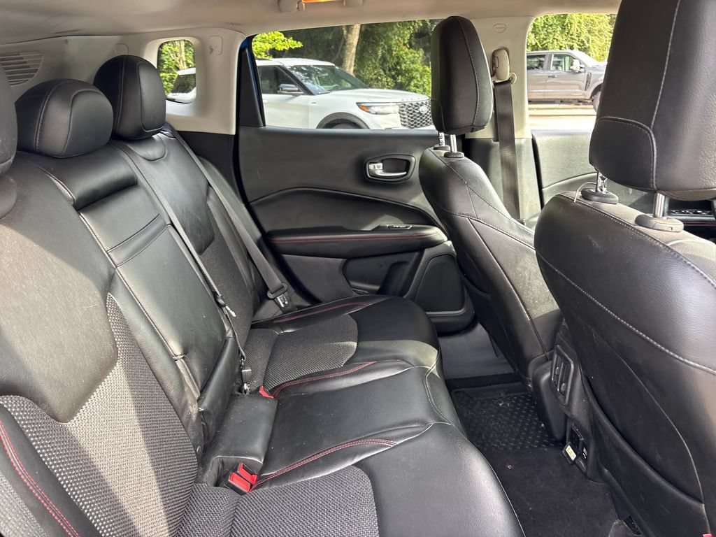 Used 2018 Jeep Compass Trailhawk w/ Popular Equipment Group AWD/4WD image 30
