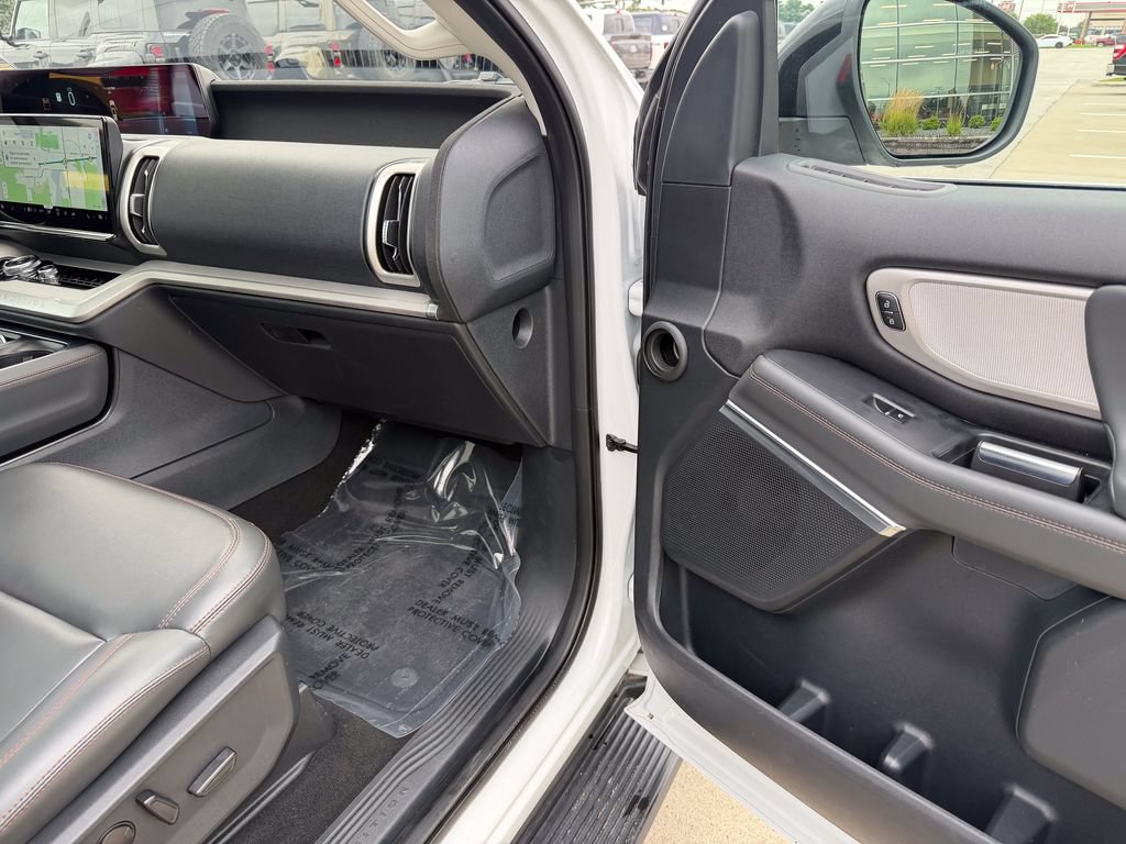 Certified 2025 Ford Expedition Active AWD/4WD image 20