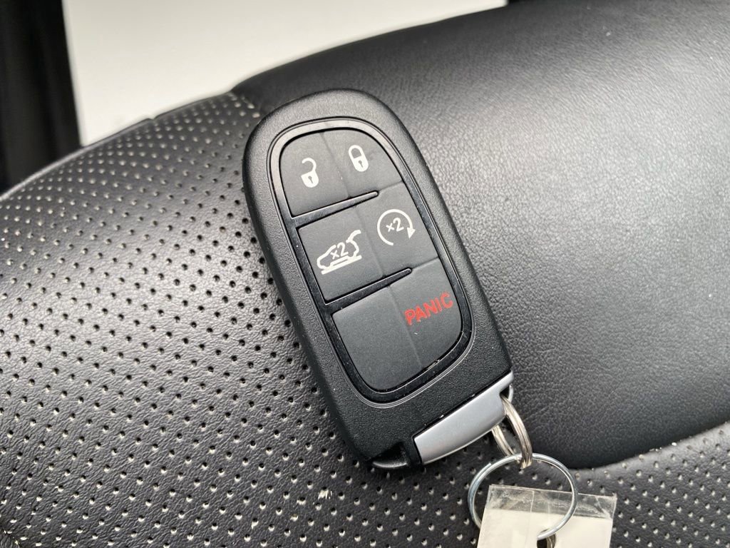 Used 2021 Jeep Cherokee Latitude Lux w/ Comfort/Convenience Group image 30