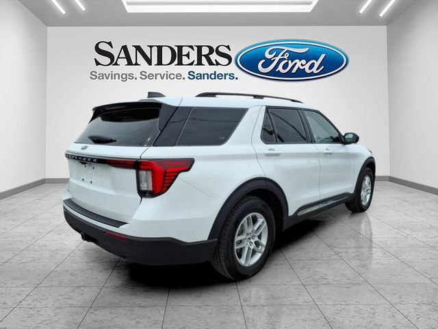 Certified 2025 Ford Explorer Active RWD image 2