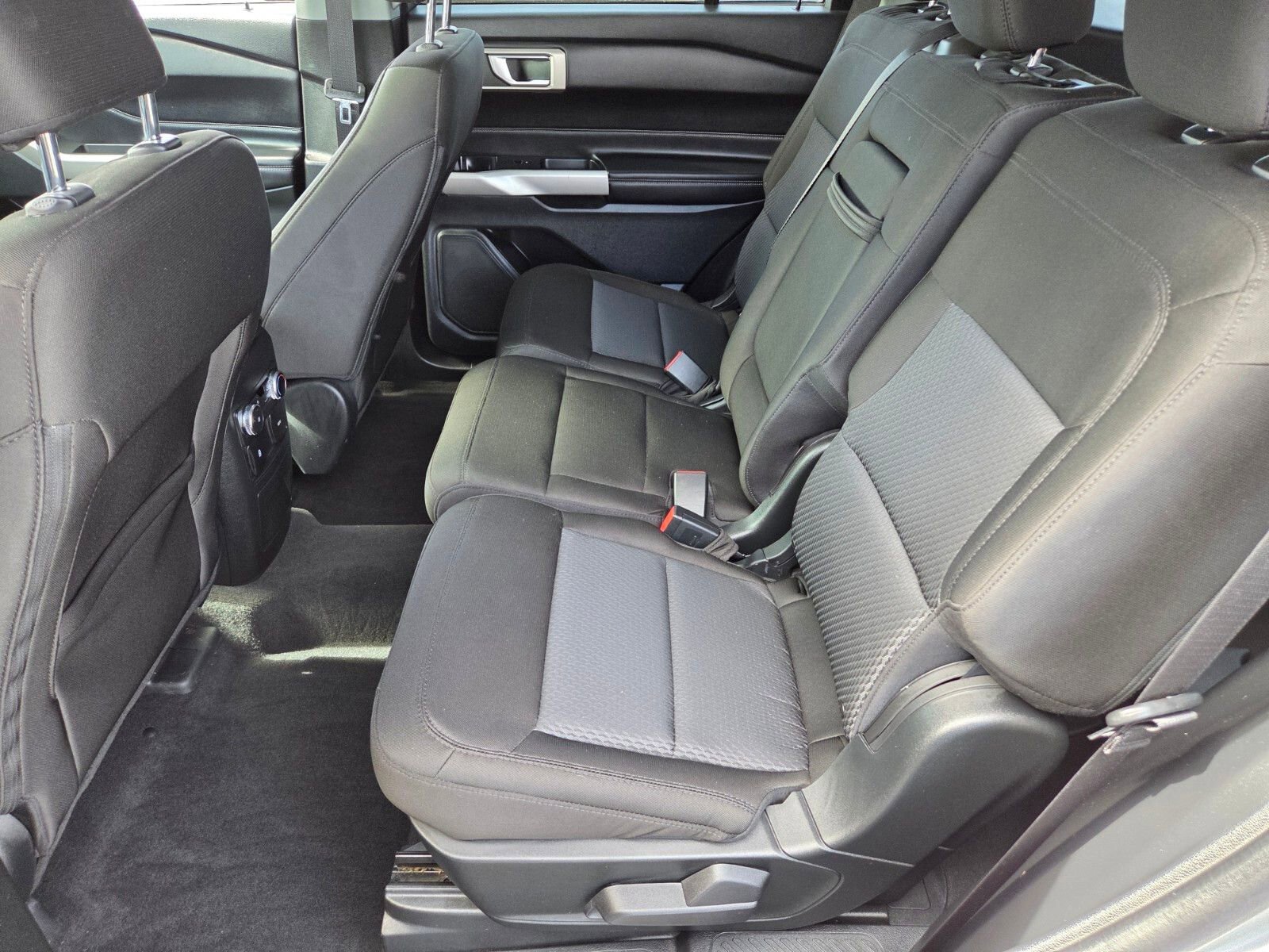 Certified 2023 Ford Explorer XLT RWD image 11