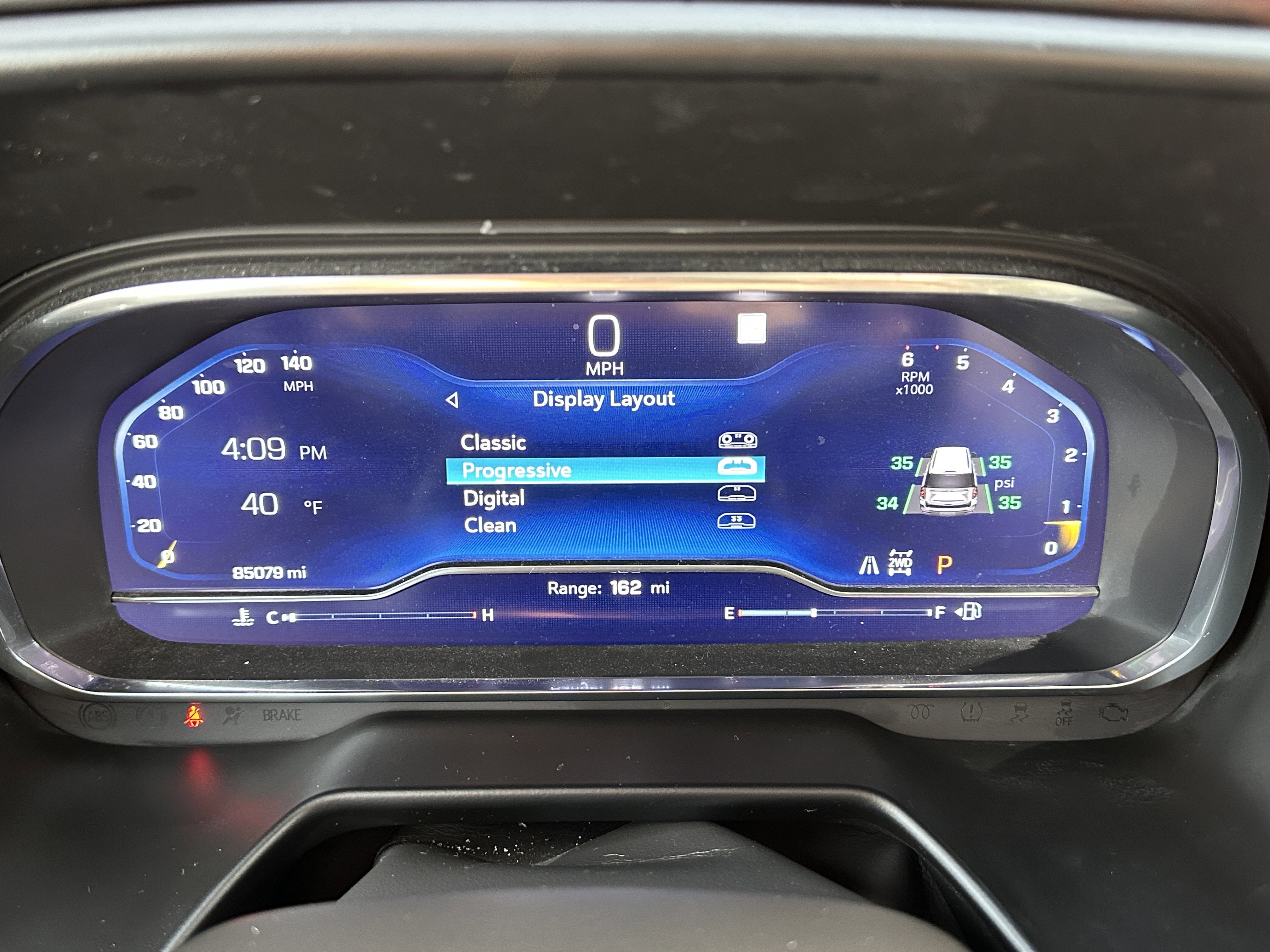 Used 2022 Chevrolet Suburban RST w/ Luxury Package image 31