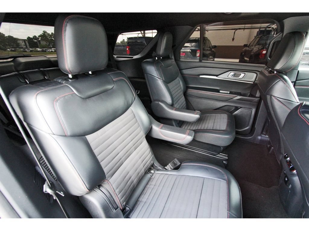 Certified 2025 Ford Explorer ST-Line w/ Premium Package RWD image 14