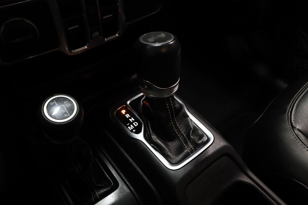 Used 2023 Jeep Wrangler Unlimited Sahara AWD/4WD image 34