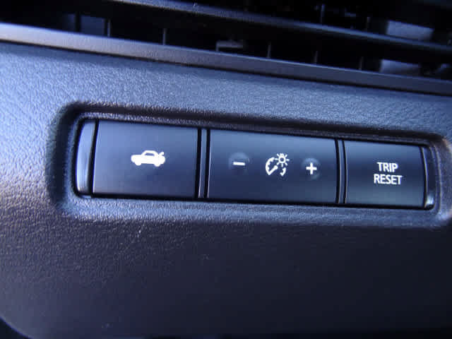 Used 2024 Nissan Altima 2.5 SV FWD image 15