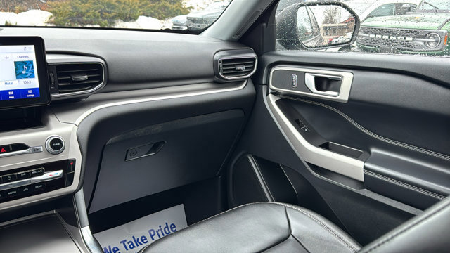 Certified 2022 Ford Explorer XLT w/ Equipment Group 202A image 21