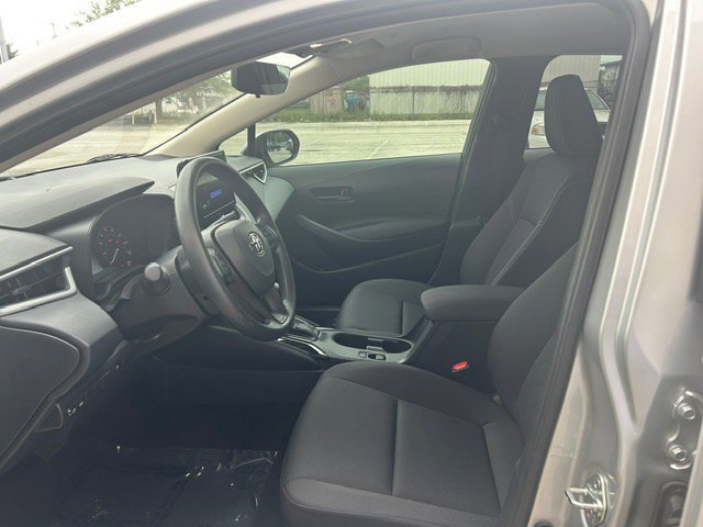 Used 2025 Toyota Corolla LE FWD image 15