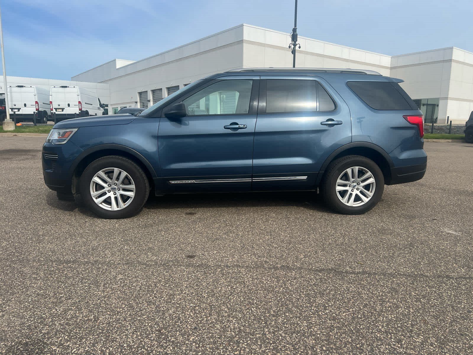 Certified 2019 Ford Explorer XLT w/ Class III Trailer Tow Package AWD/4WD image 4