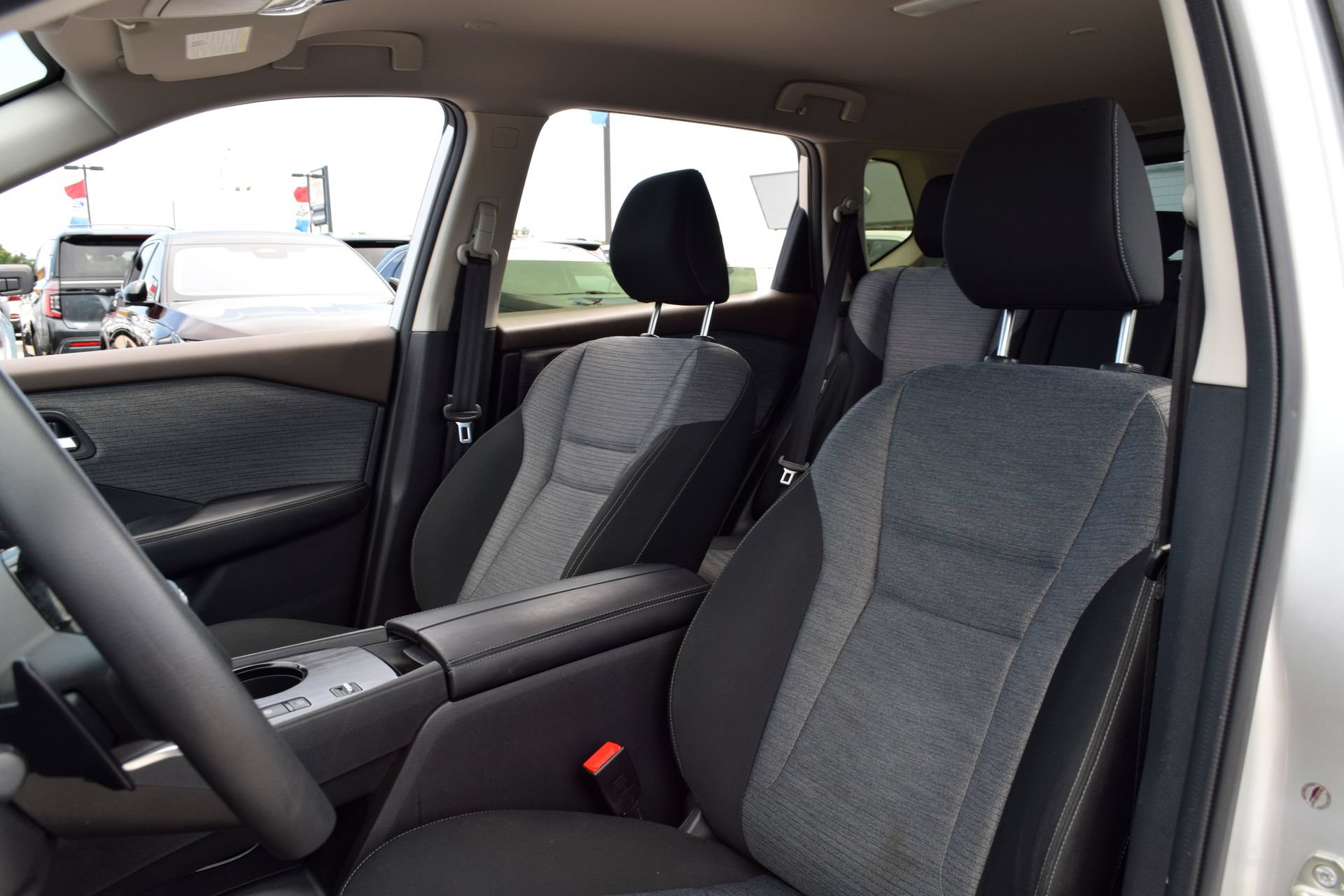 Used 2023 Nissan Rogue SV FWD image 16