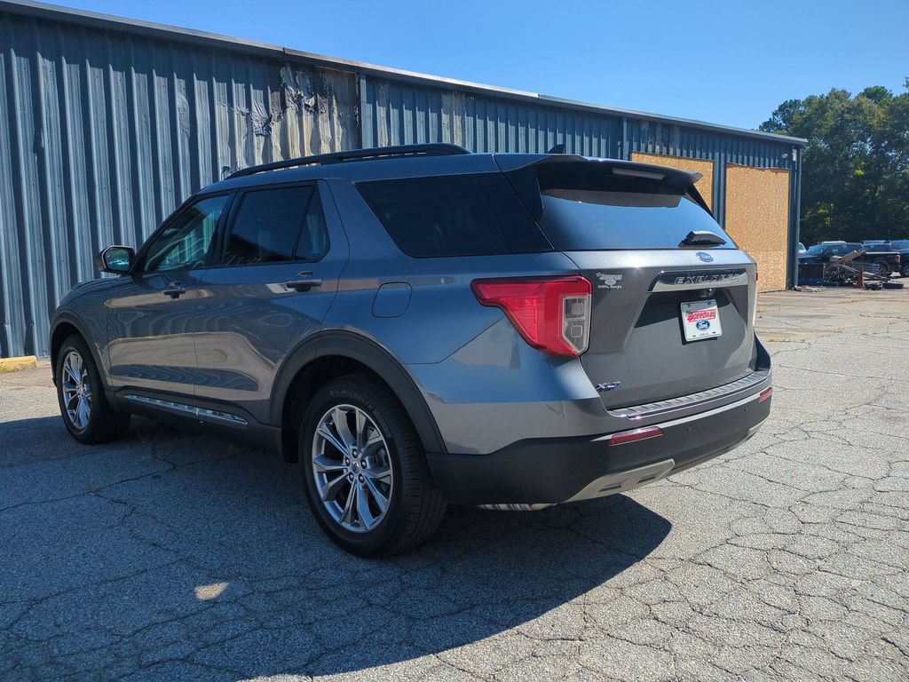 Certified 2021 Ford Explorer XLT w/ Equipment Group 202A RWD image 9