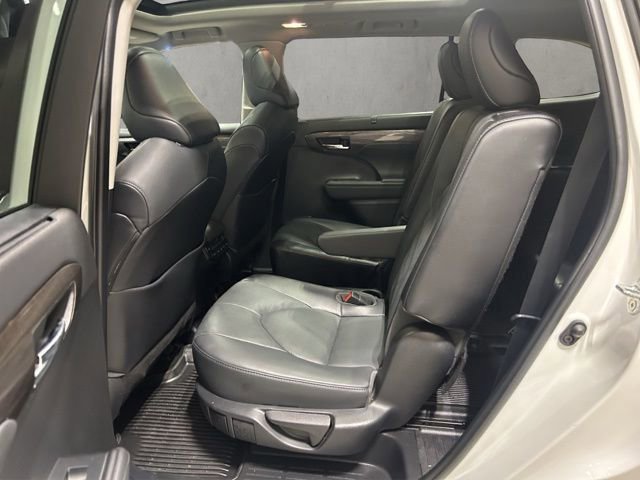 Used 2022 Toyota Highlander Platinum AWD/4WD image 21
