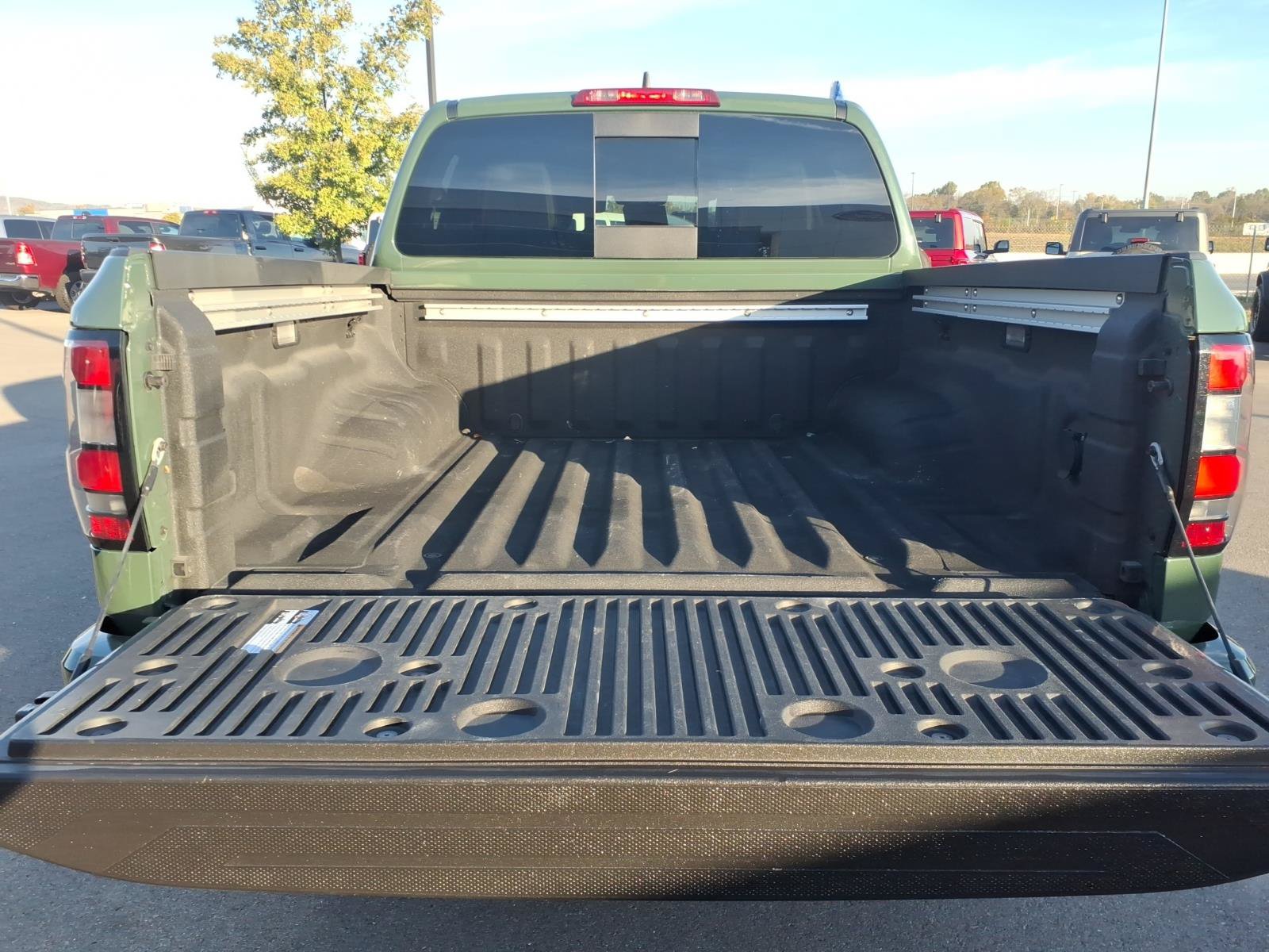 Used 2023 Nissan Frontier PRO-4X w/ Pro-4X Premium Package AWD/4WD image 16