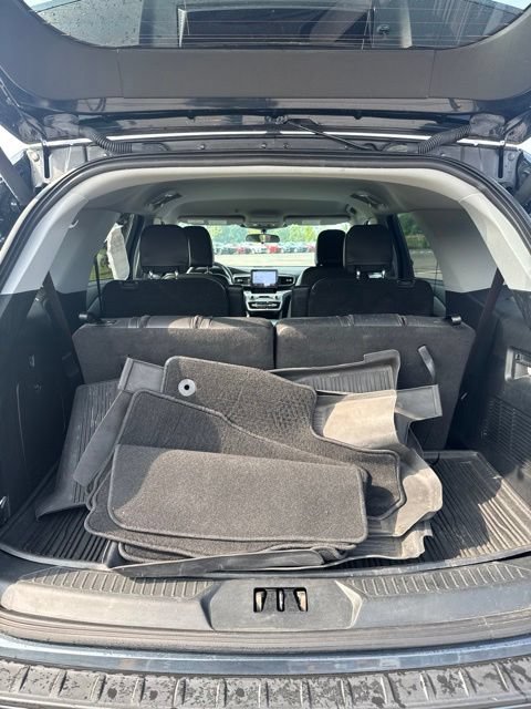 Certified 2023 Ford Explorer XLT w/ Equipment Group 202A AWD/4WD image 5
