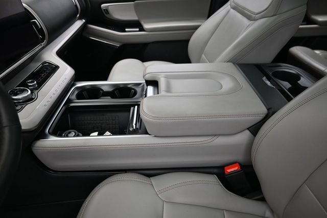 Certified 2025 Ford Expedition Active AWD/4WD image 27