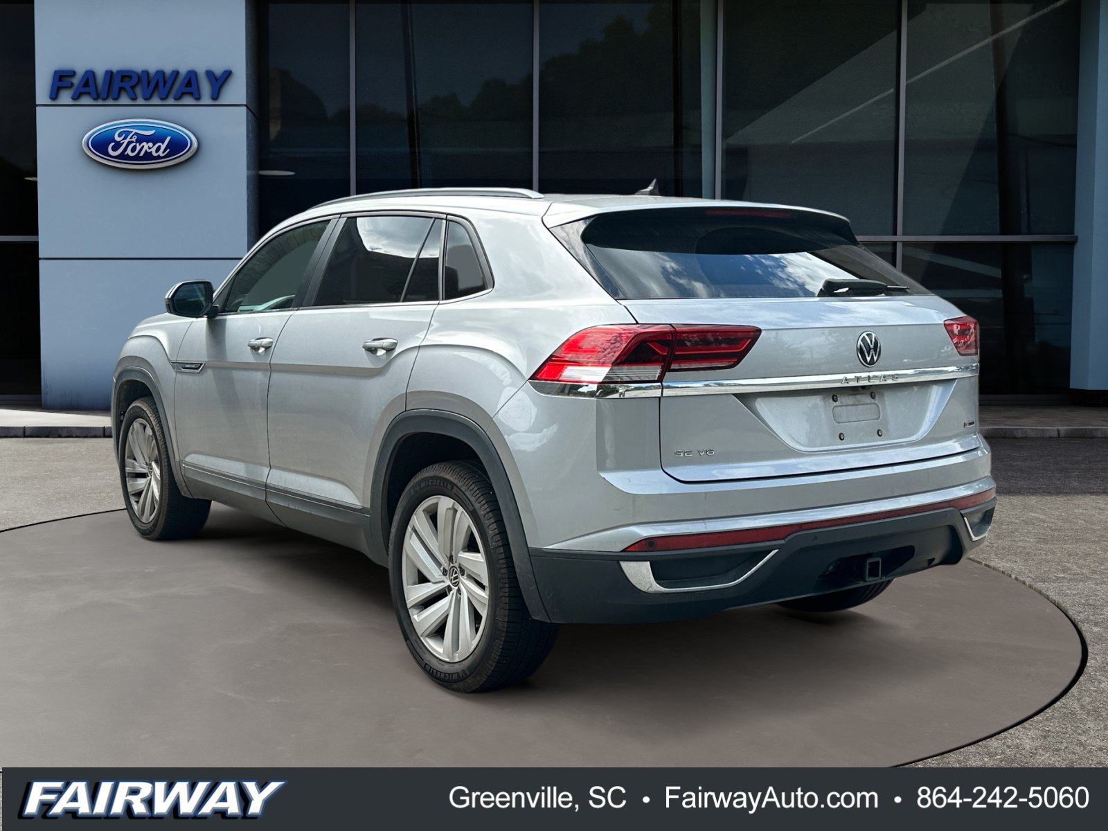 Used 2020 Volkswagen Atlas Cross Sport SE w/ Panoramic Sunroof Package AWD/4WD image 4
