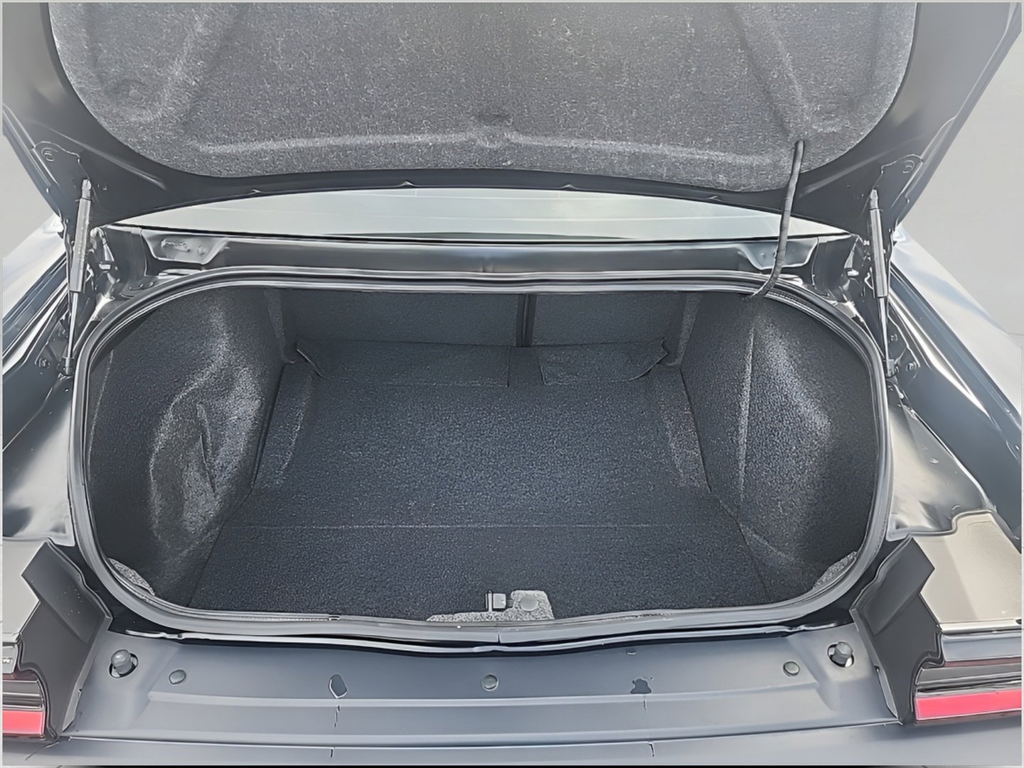 Used 2020 Dodge Challenger R/T Scat Pack w/ Shaker Package RWD image 9