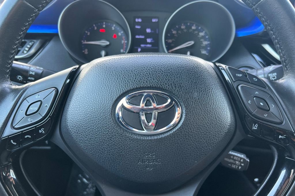 Used 2020 Toyota C-HR XLE image 26