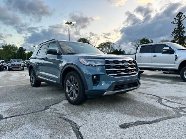 Certified 2025 Ford Explorer Active w/ Active Comfort Package AWD/4WD image 1