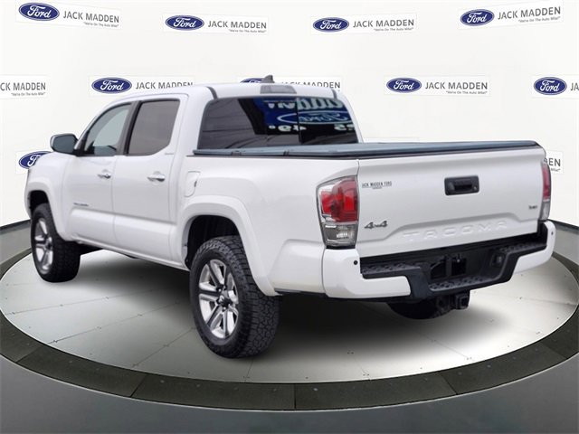 Used 2017 Toyota Tacoma Limited w/ Tow Package image 5