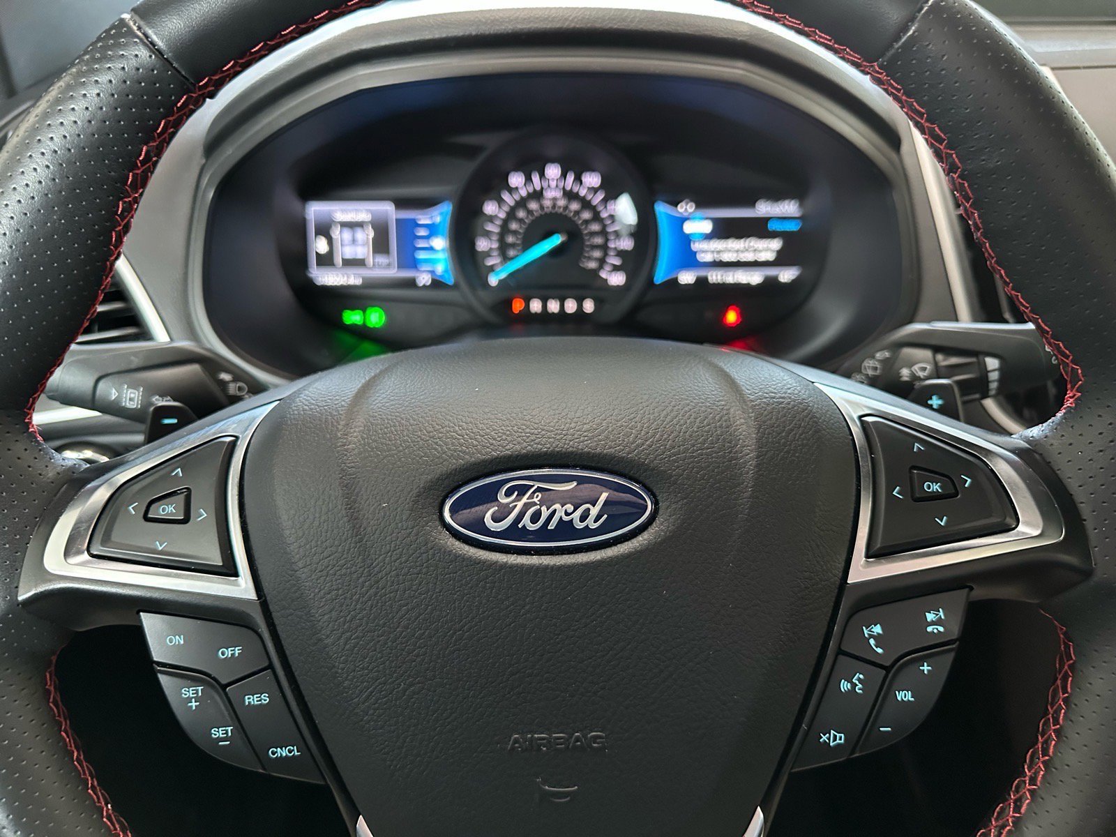 Certified 2024 Ford Edge ST-Line w/ Class II Trailer Tow Package image 33