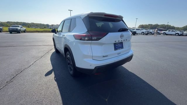 Used 2025 Nissan Rogue SV FWD image 6