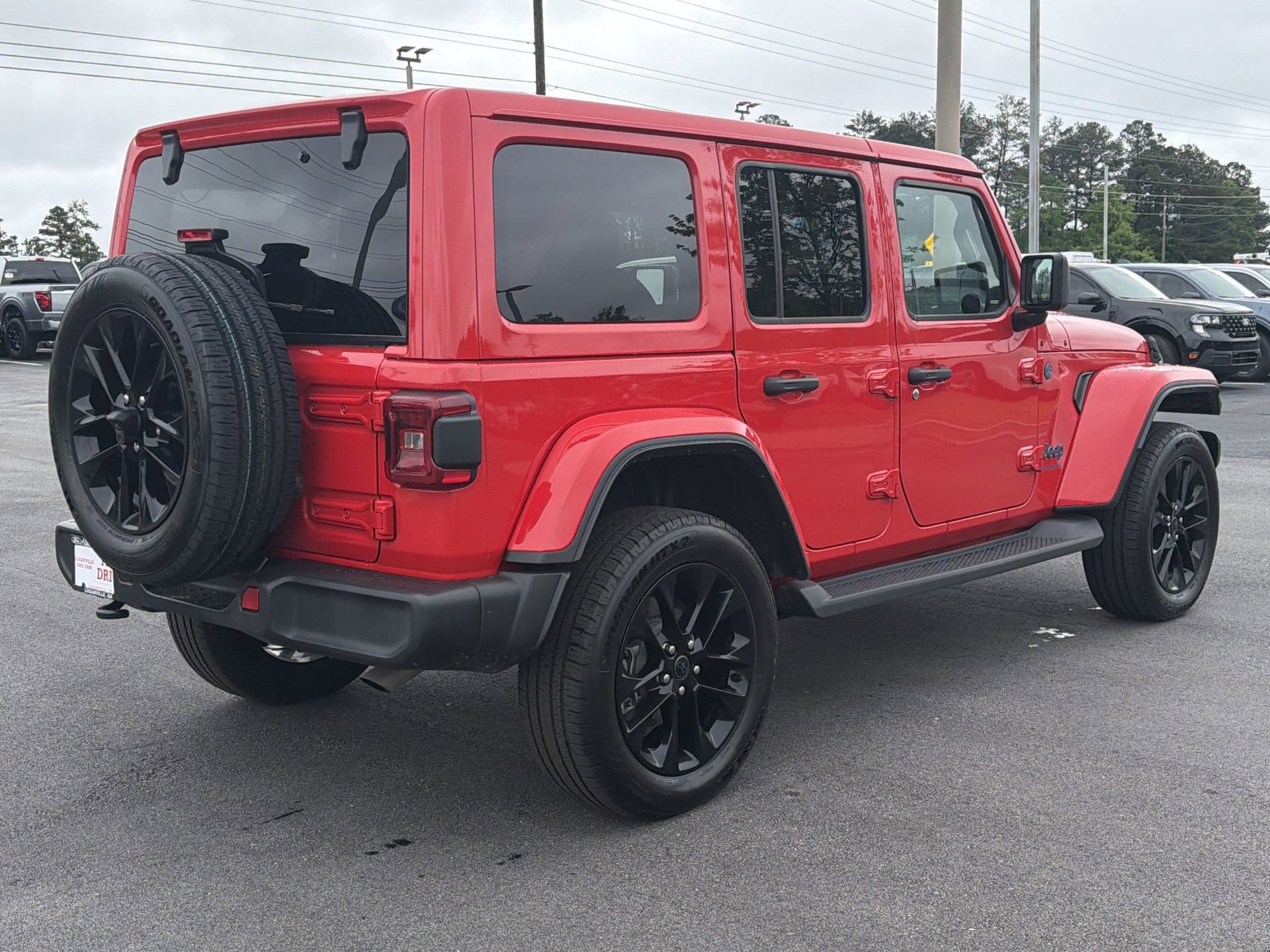 Used 2025 Jeep Wrangler Unlimited Sahara AWD/4WD image 22