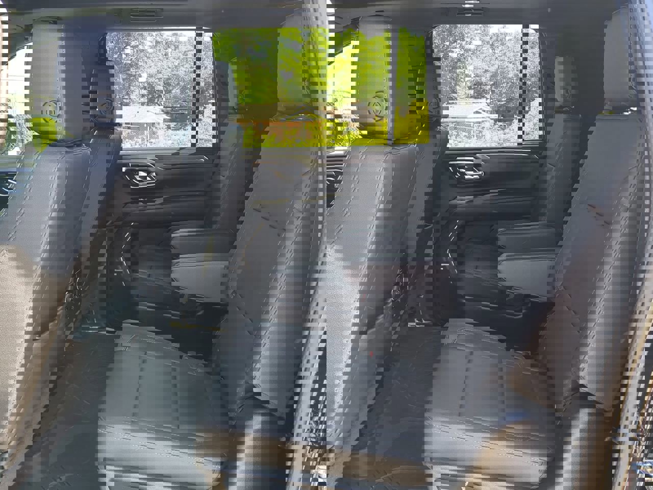 Used 2024 Chevrolet Suburban Z71 w/ Z71 Off-Road Package image 12