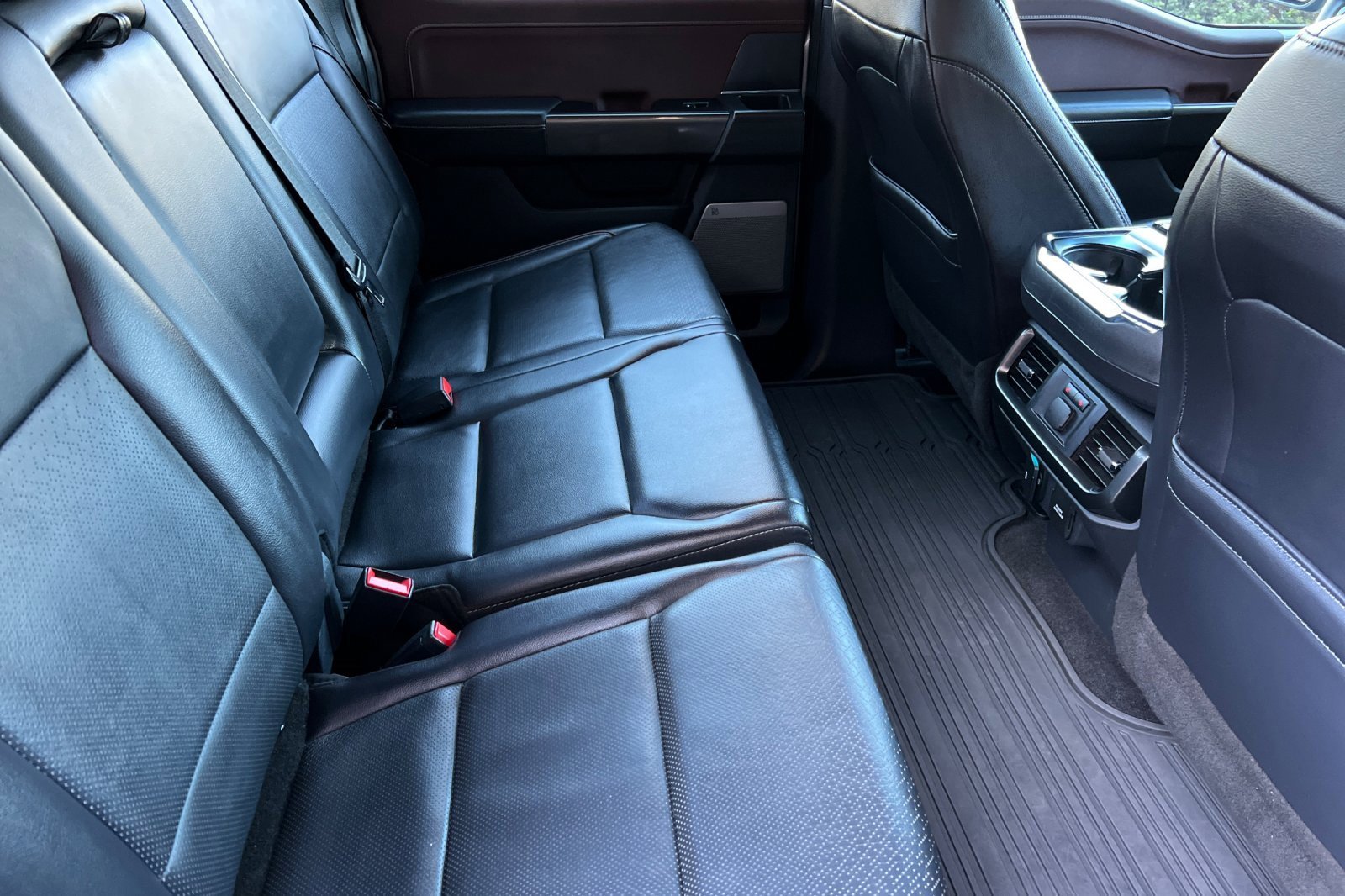 Certified 2021 Ford F150 Lariat w/ Equipment Group 502A High image 17